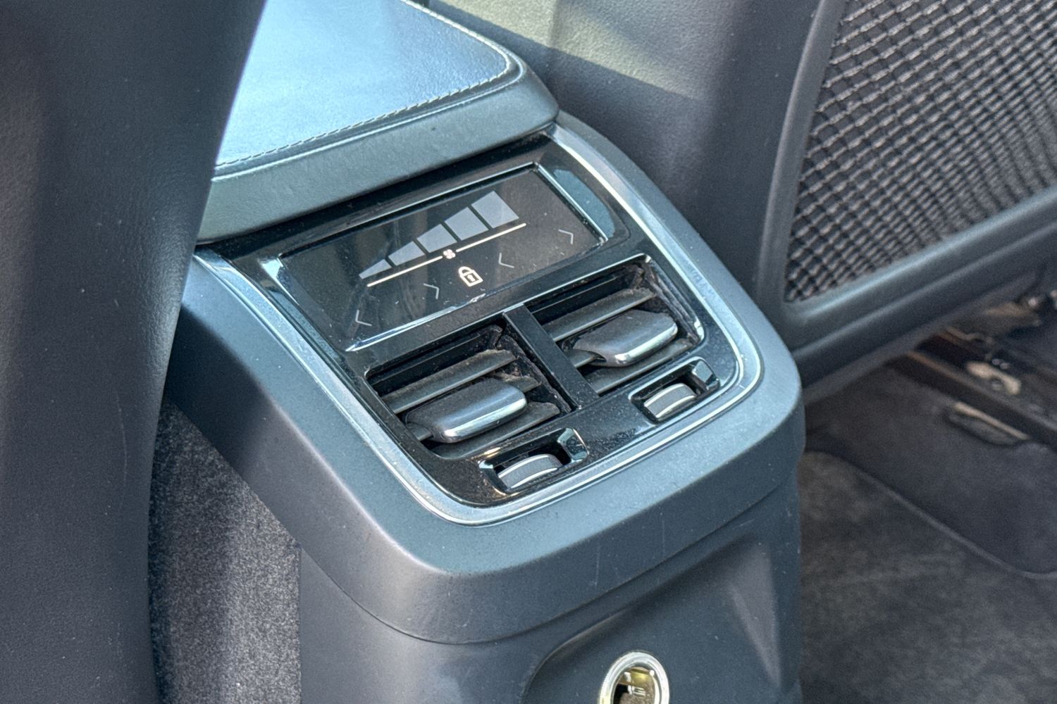 Used Volvo XC90 2017 for sale - 78168582: Photo 37