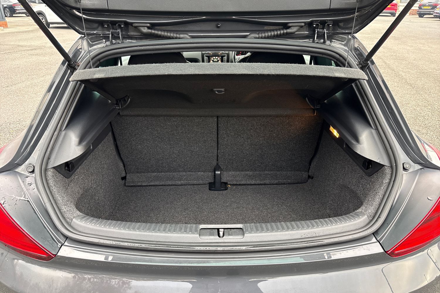 Used Volkswagen Scirocco 2015 for sale - 76520096: Photo 7