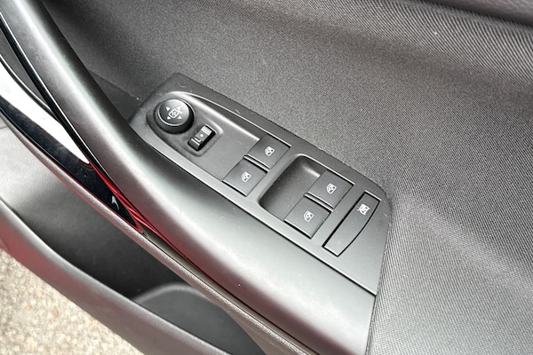 Used Vauxhall Astra 2018 for sale - 76274763: Photo 18