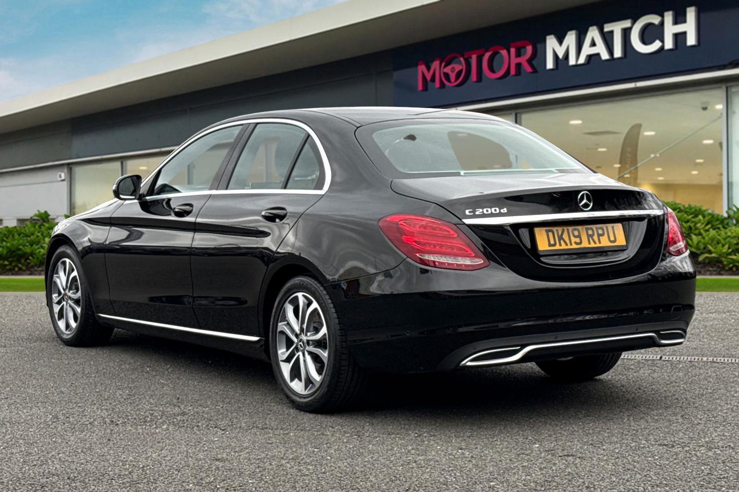 Used Mercedes-Benz C Class 2019 for sale - 77728586: Photo 2