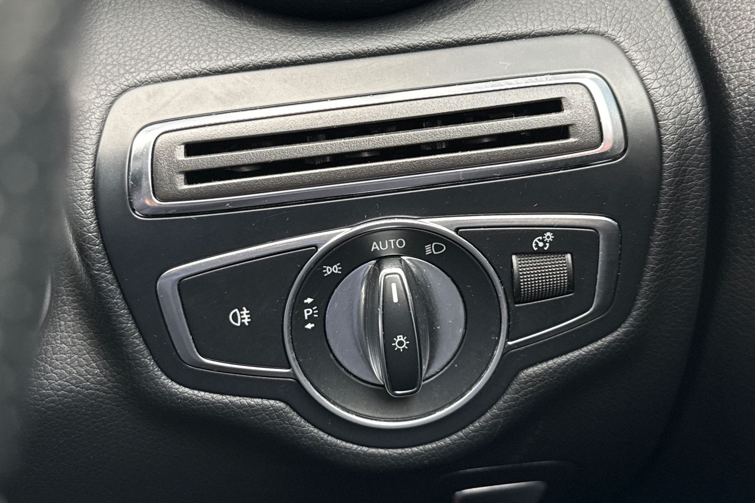 Used Mercedes-Benz C Class 2019 for sale - 77728586: Photo 35