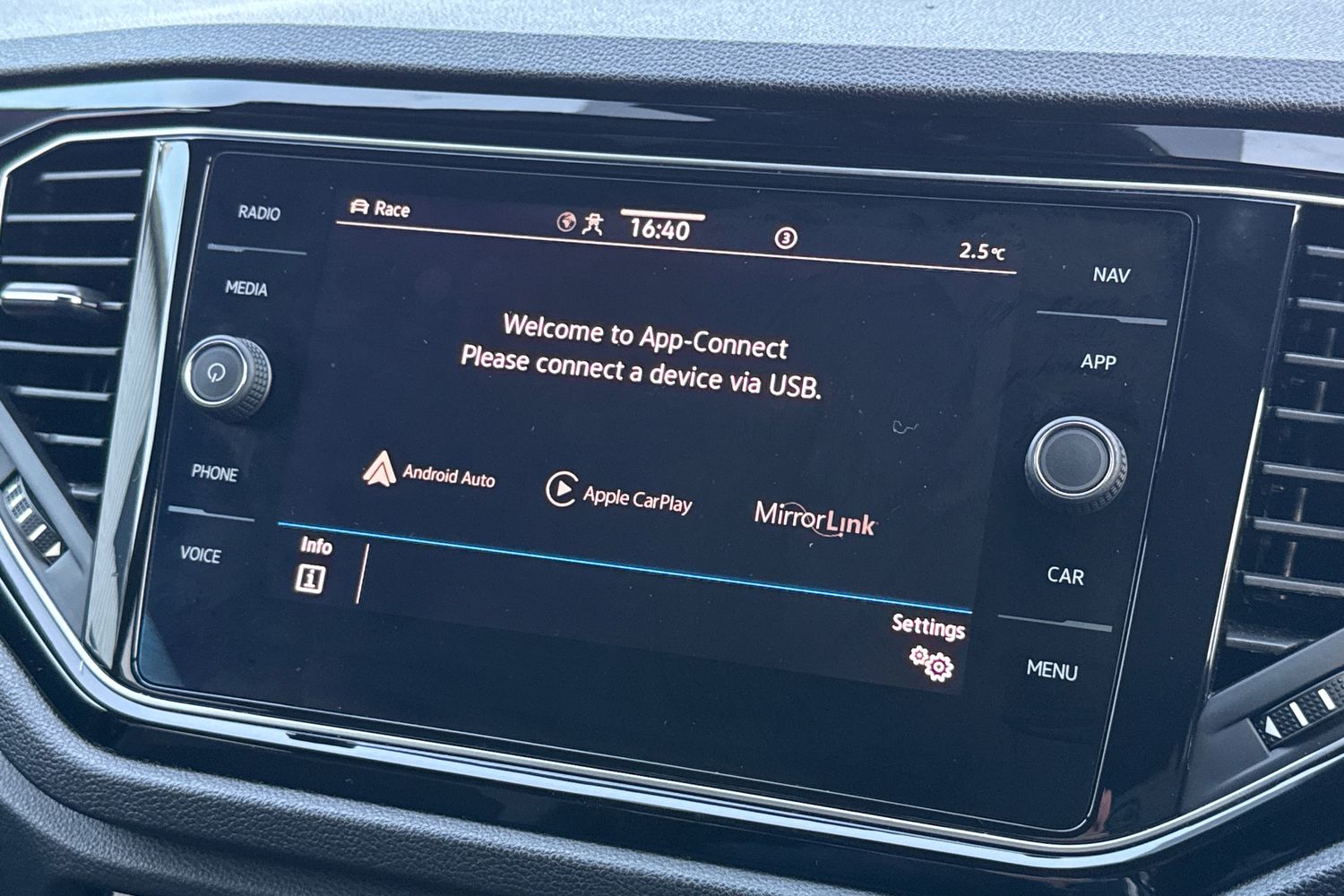 Used Volkswagen T-Roc 2021 for sale - 77589403: Photo 45