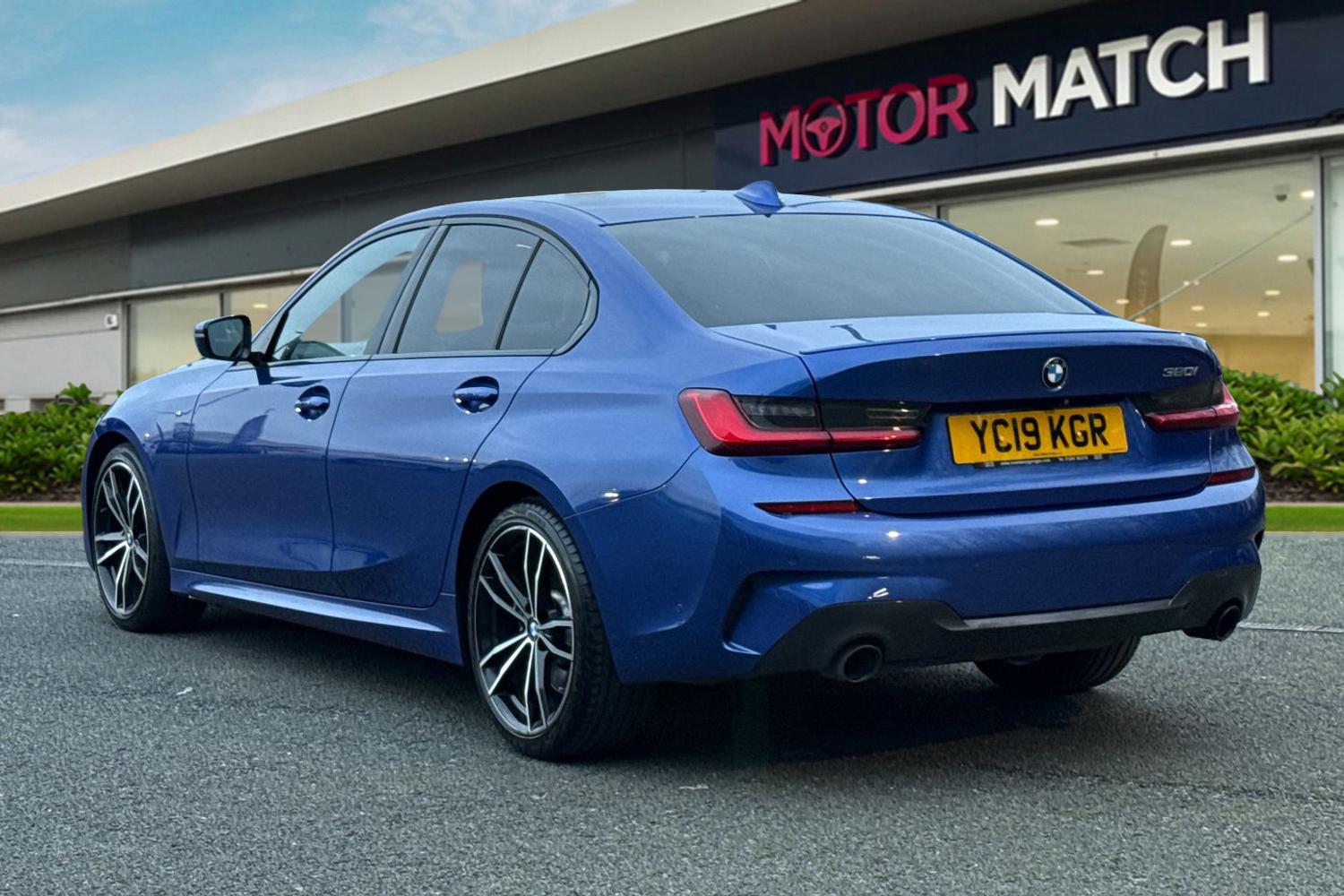 Used BMW 3 Series 2019 for sale - 77334267: Photo 2