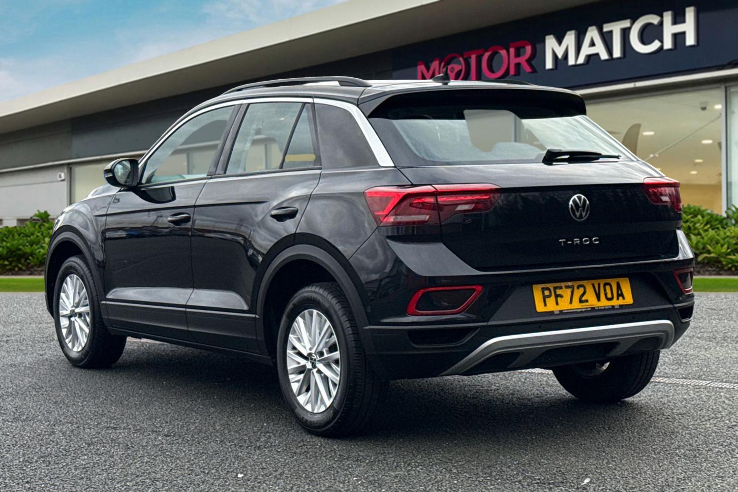 Used Volkswagen T-Roc 2023 for sale - 77270454: Photo 2