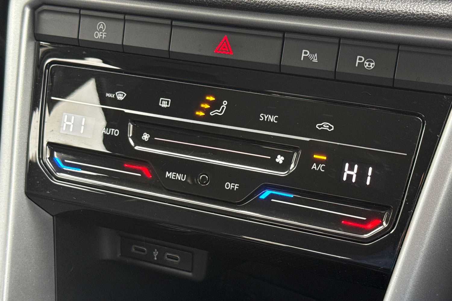 Used Volkswagen T-Roc 2023 for sale - 77270454: Photo 22