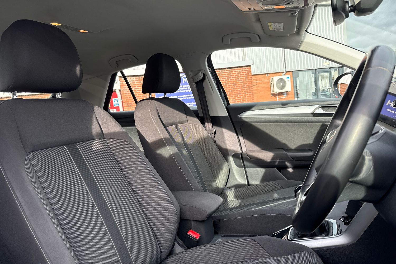 Used Volkswagen T-Roc 2023 for sale - 77270454: Photo 24