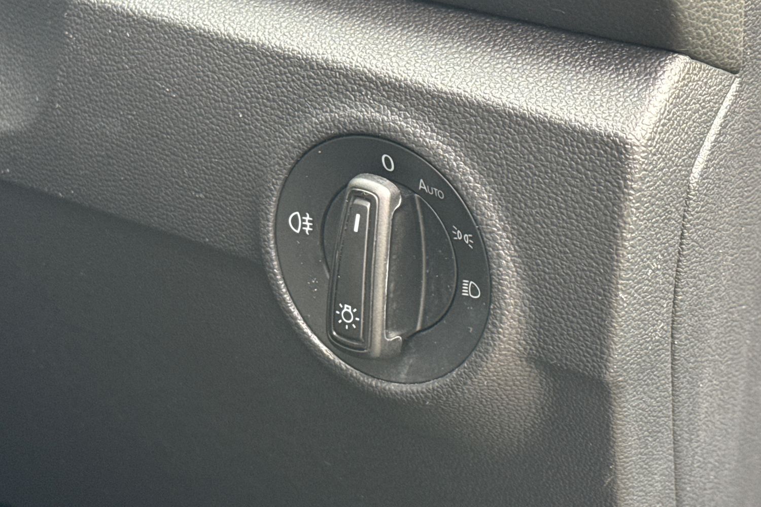 Used Volkswagen T-Roc 2023 for sale - 77270454: Photo 30