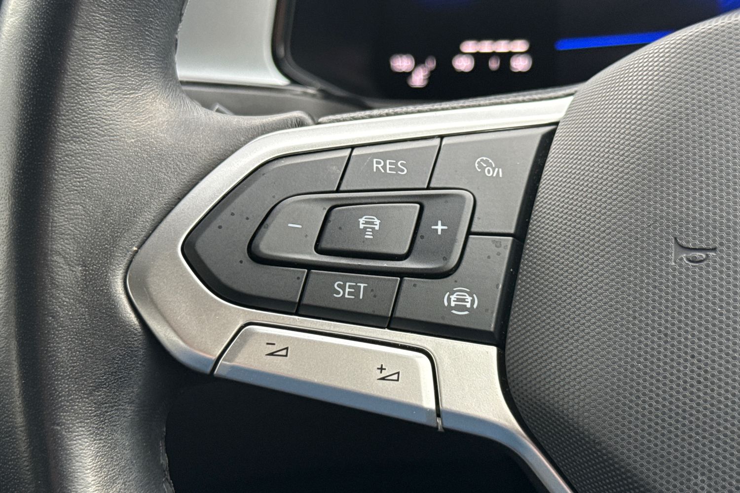 Used Volkswagen T-Roc 2023 for sale - 77270454: Photo 38