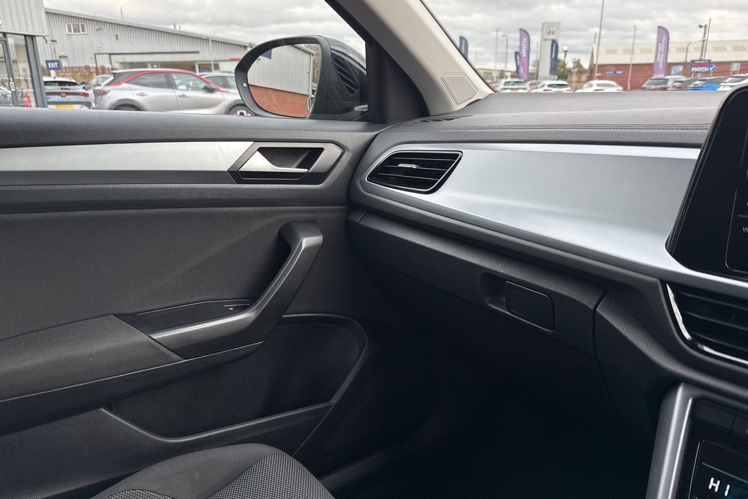 Used Volkswagen T-Roc 2023 for sale - 77270454: Photo 45