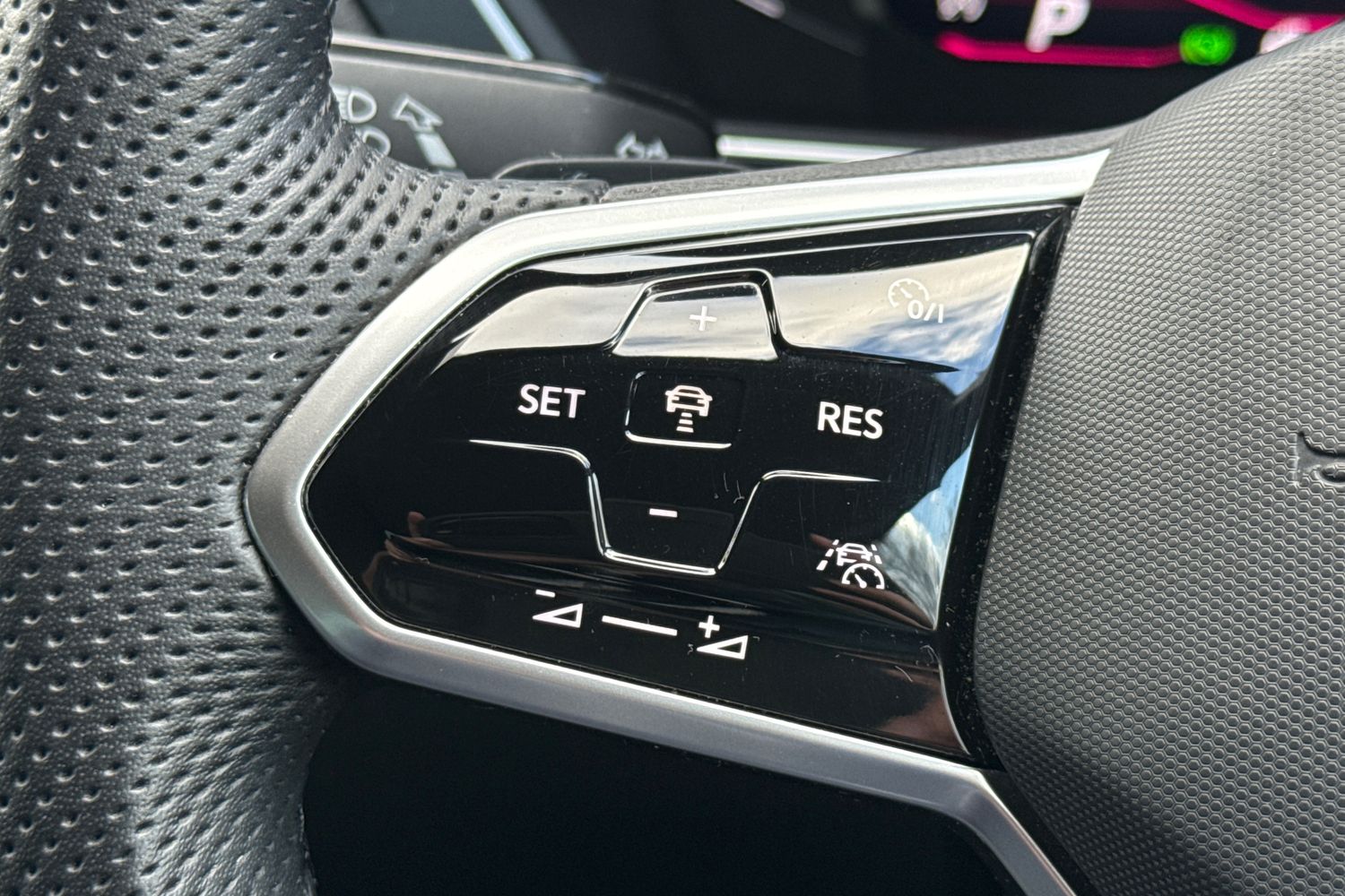 Used Volkswagen Tiguan 2022 for sale - 77577795: Photo 41