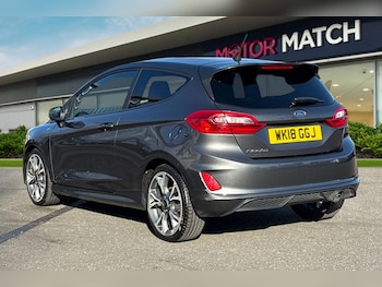 Used Ford Fiesta 2018 for sale - 77742200: Photo