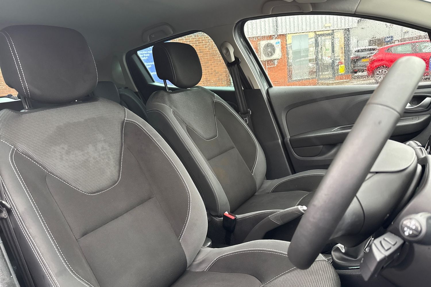 Used Renault Clio 2019 for sale - 76774526: Photo 24