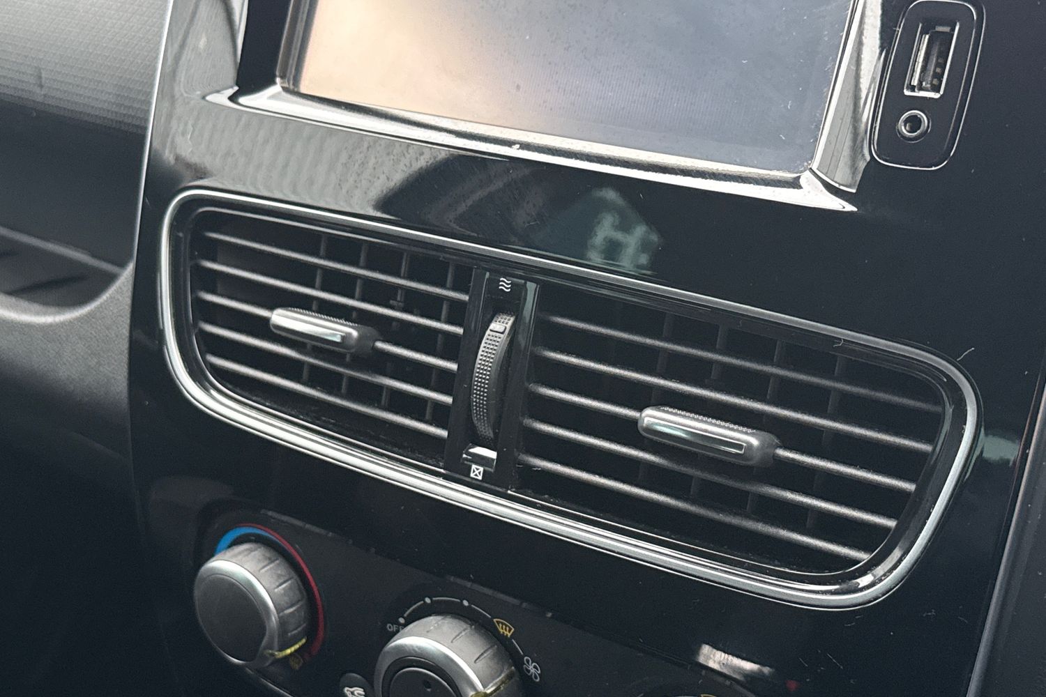 Used Renault Clio 2019 for sale - 76774526: Photo 36