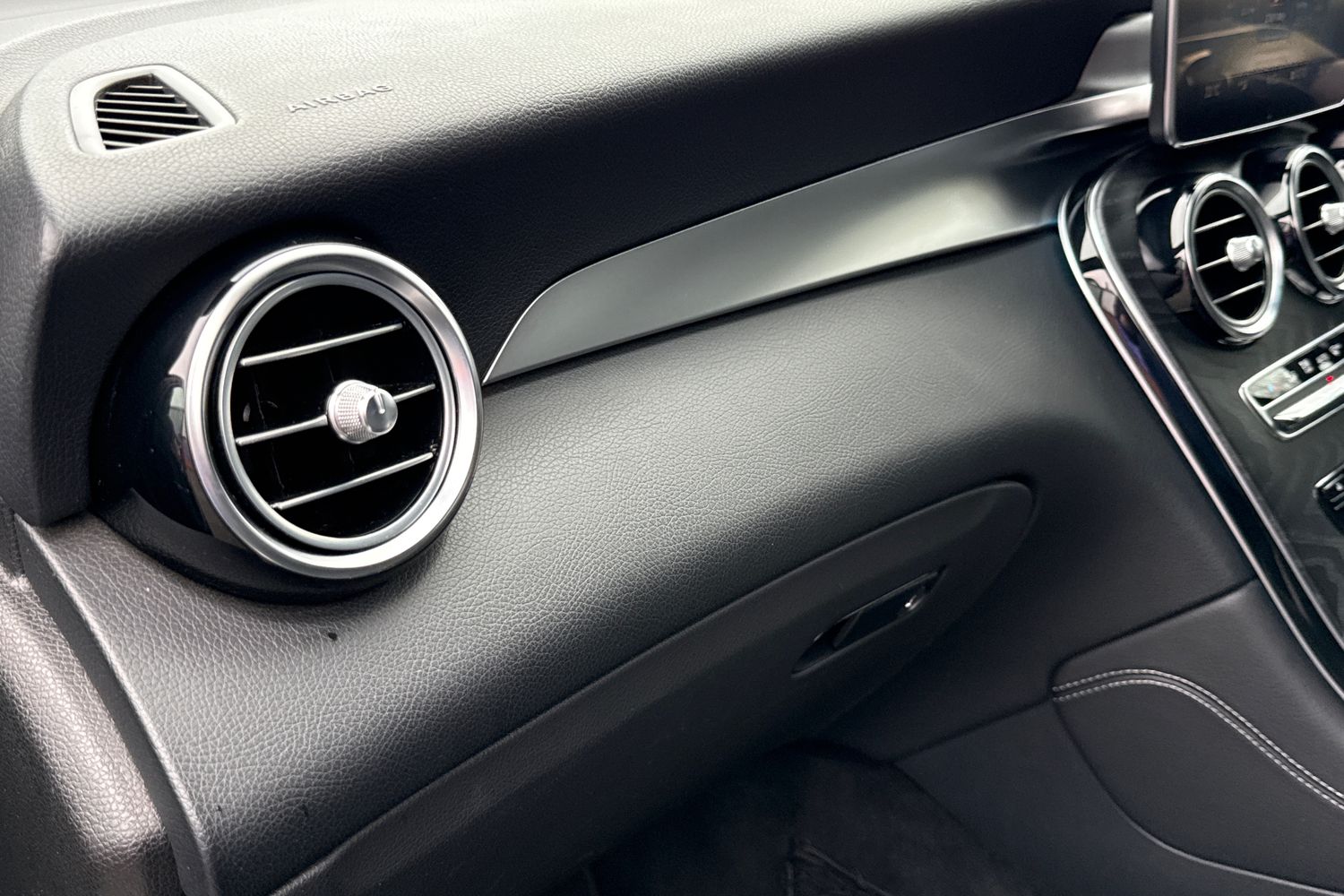 Used Mercedes-Benz GLC 2019 for sale - 77700645: Photo 36