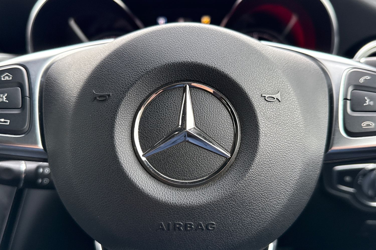 Used Mercedes-Benz GLC 2019 for sale - 77700645: Photo 38