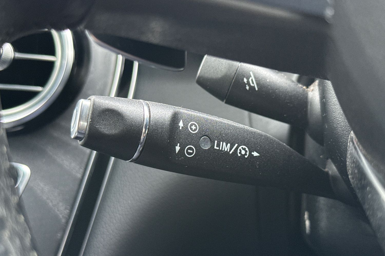 Used Mercedes-Benz GLC 2019 for sale - 77700645: Photo 40