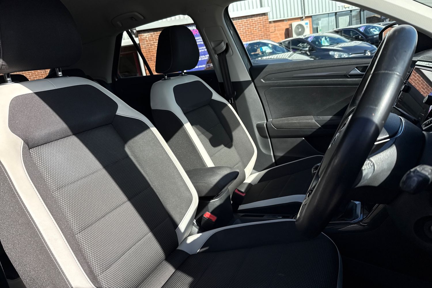 Used Volkswagen T-Roc 2018 for sale - 78107408: Photo 24