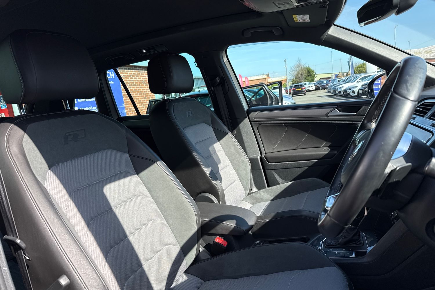 Used Volkswagen Tiguan 2018 for sale - 77943712: Photo 24