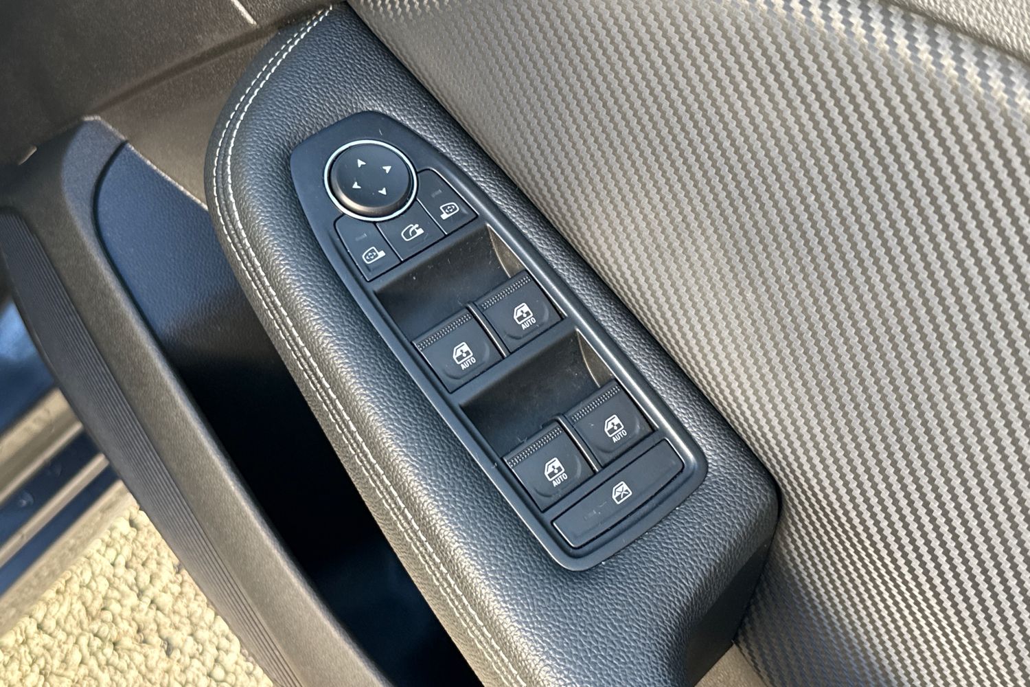 Used Renault Clio 2023 for sale - 76604117: Photo 17