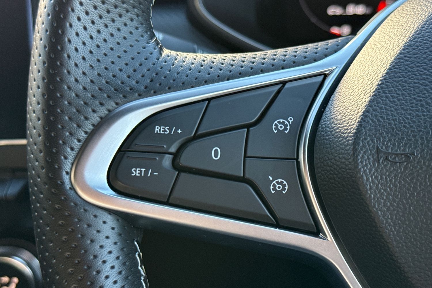 Used Renault Clio 2023 for sale - 76604117: Photo 36