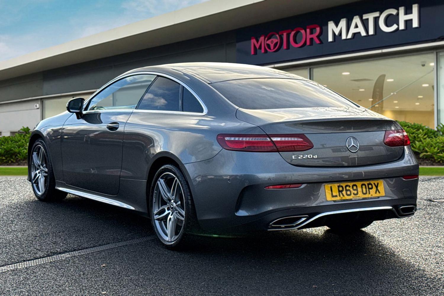 Used Mercedes-Benz E Class 2019 for sale - 76929170: Photo 2