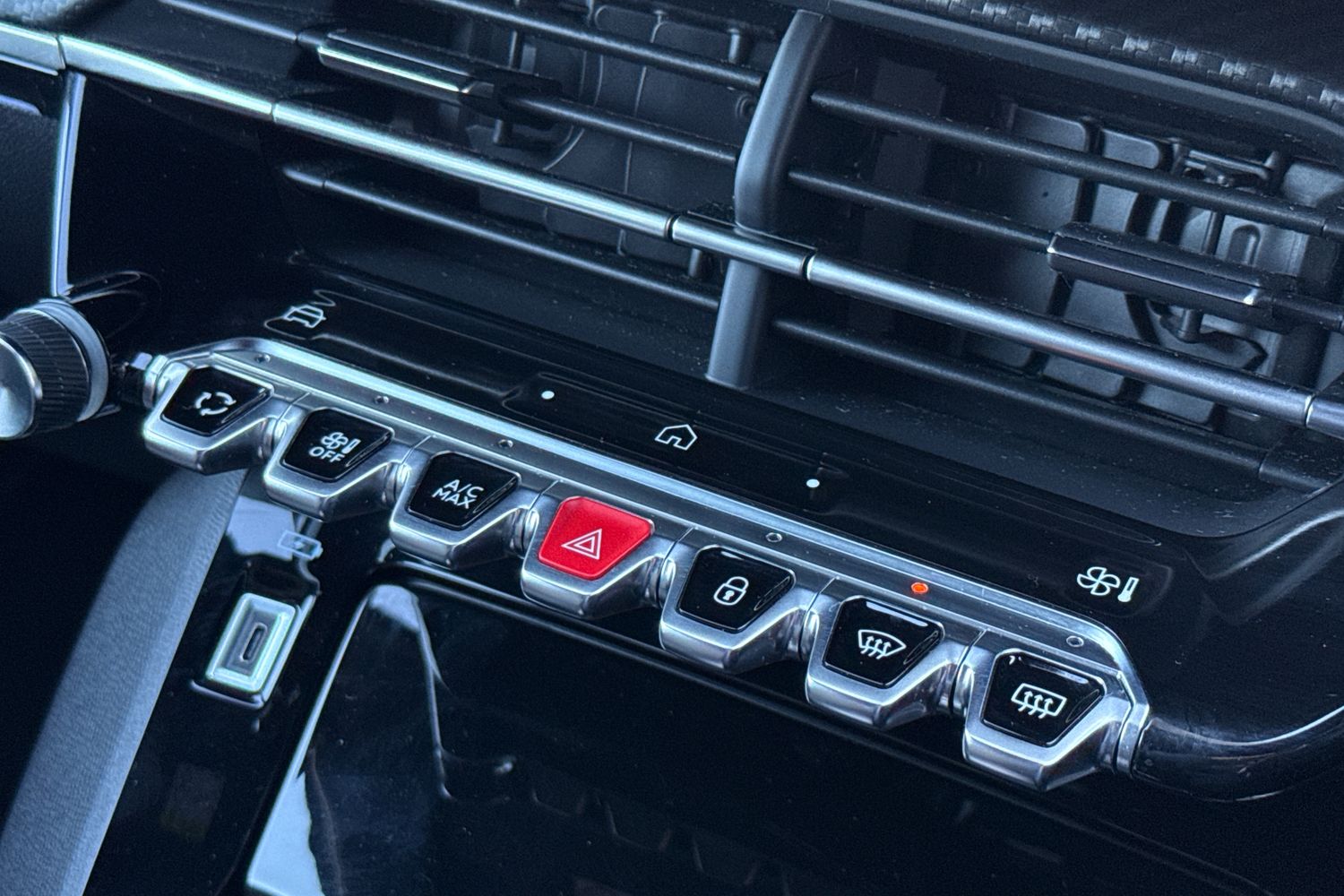 Used Peugeot 2008 2024 for sale - 77112662: Photo 49