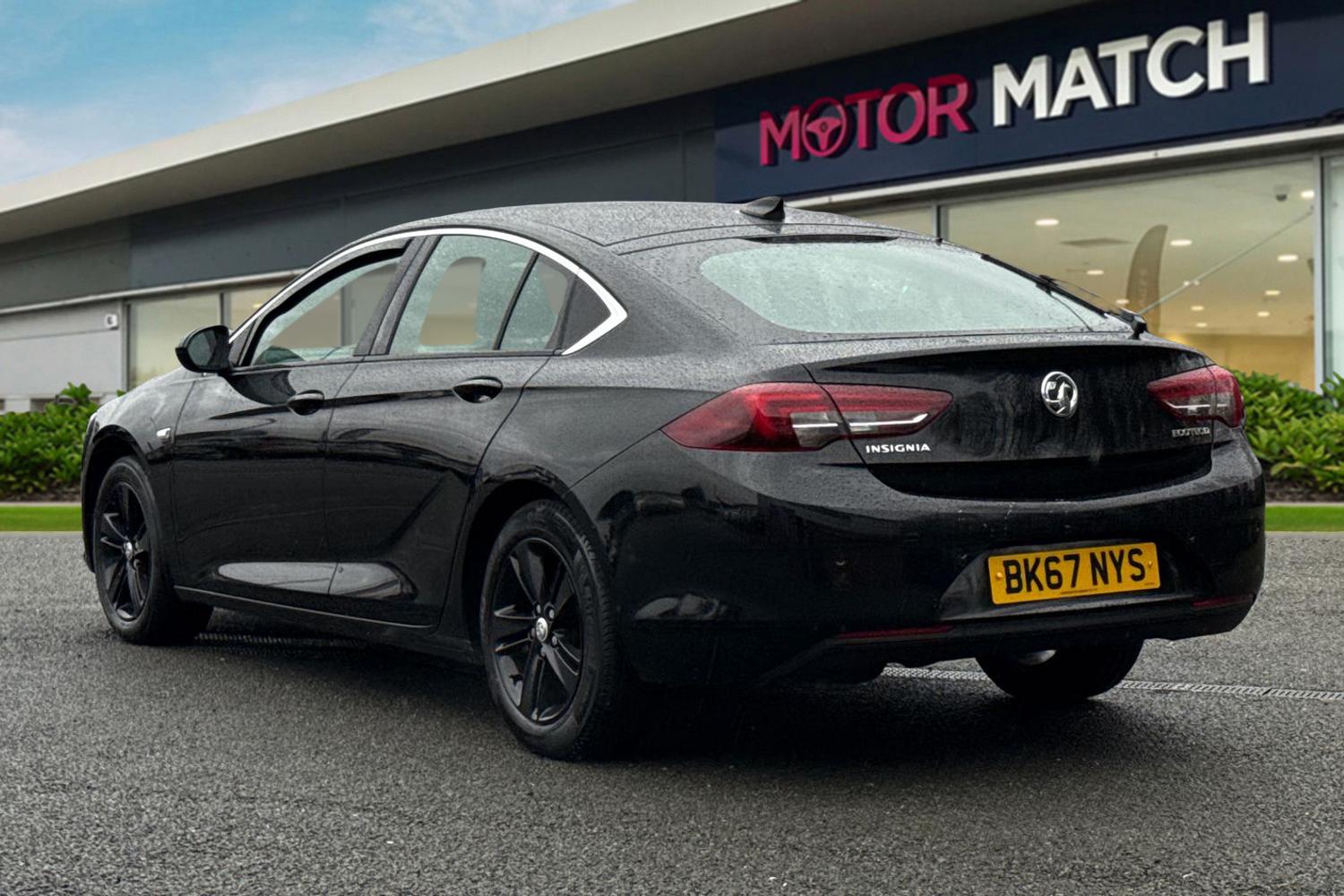 Used Vauxhall Insignia 2018 for sale - 77680124: Photo 2