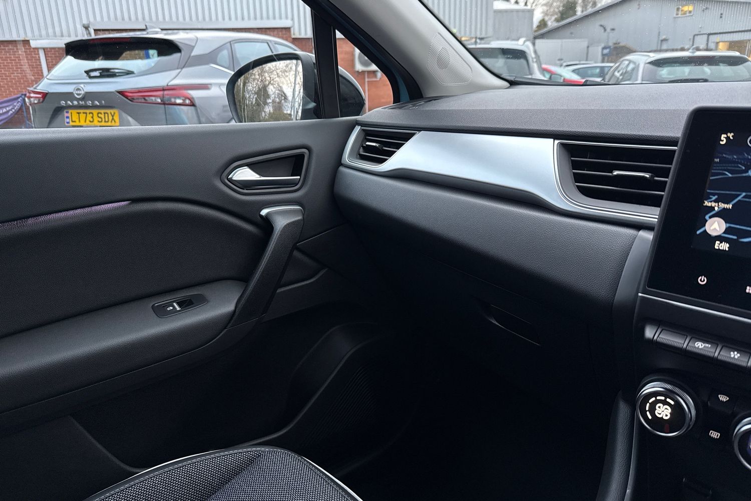 Used Renault Captur 2021 for sale - 77048460: Photo 45