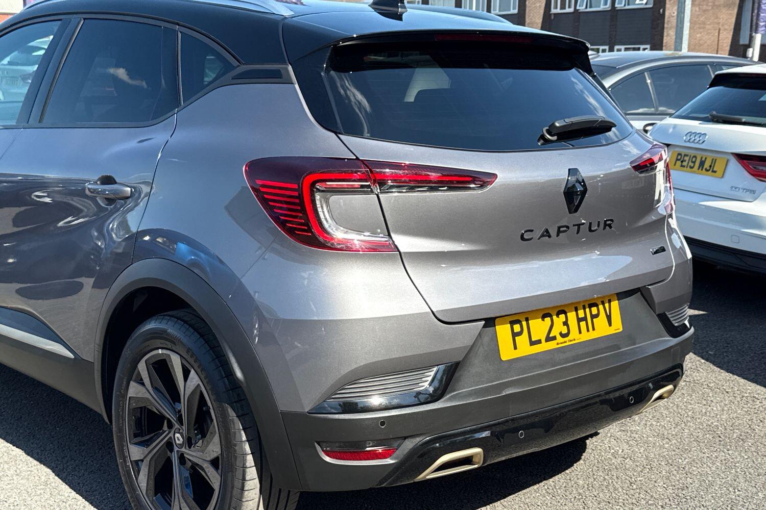 Used Renault Captur 2023 for sale - 76569632: Photo 16