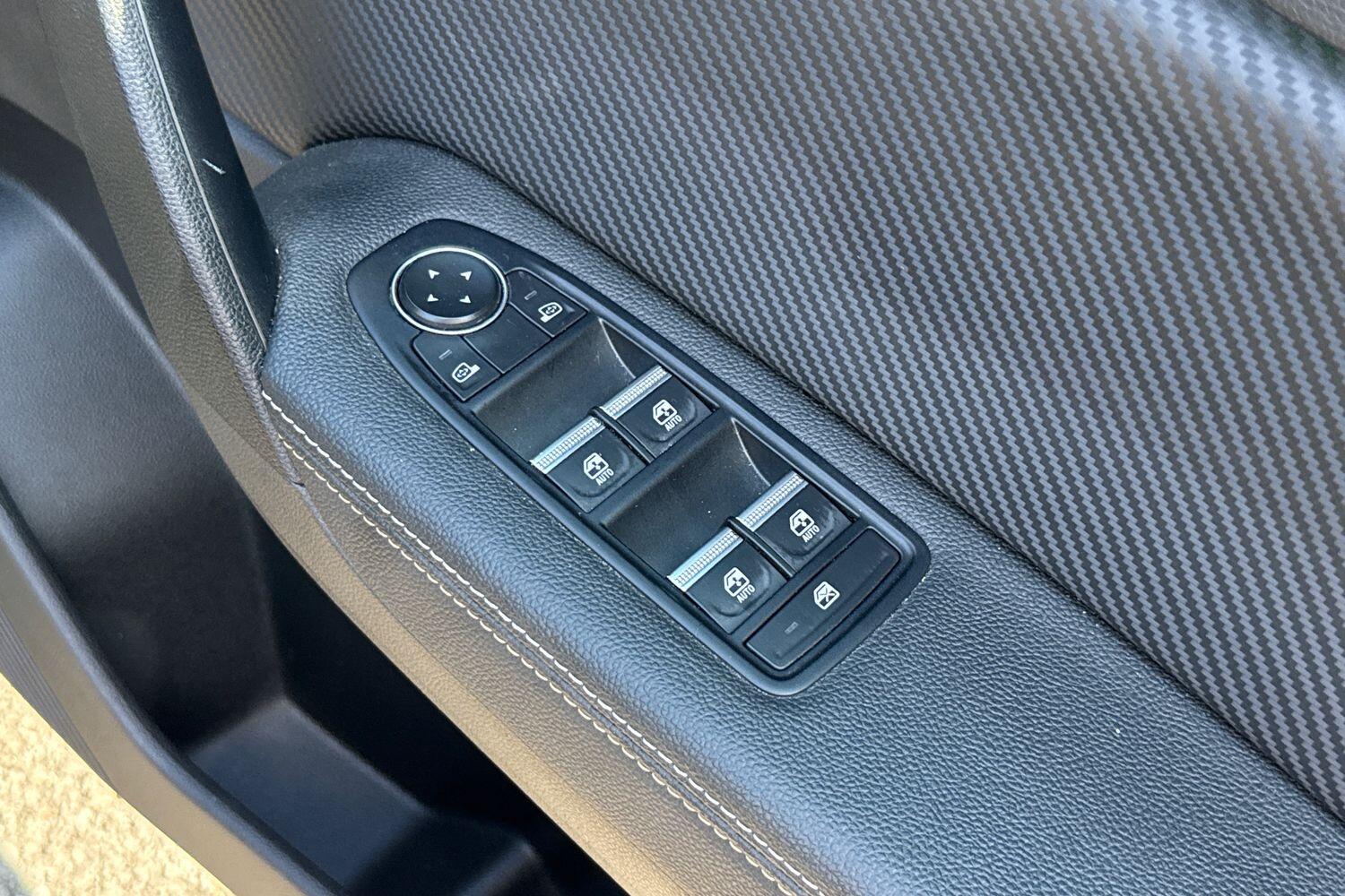 Used Renault Captur 2023 for sale - 76569632: Photo 18