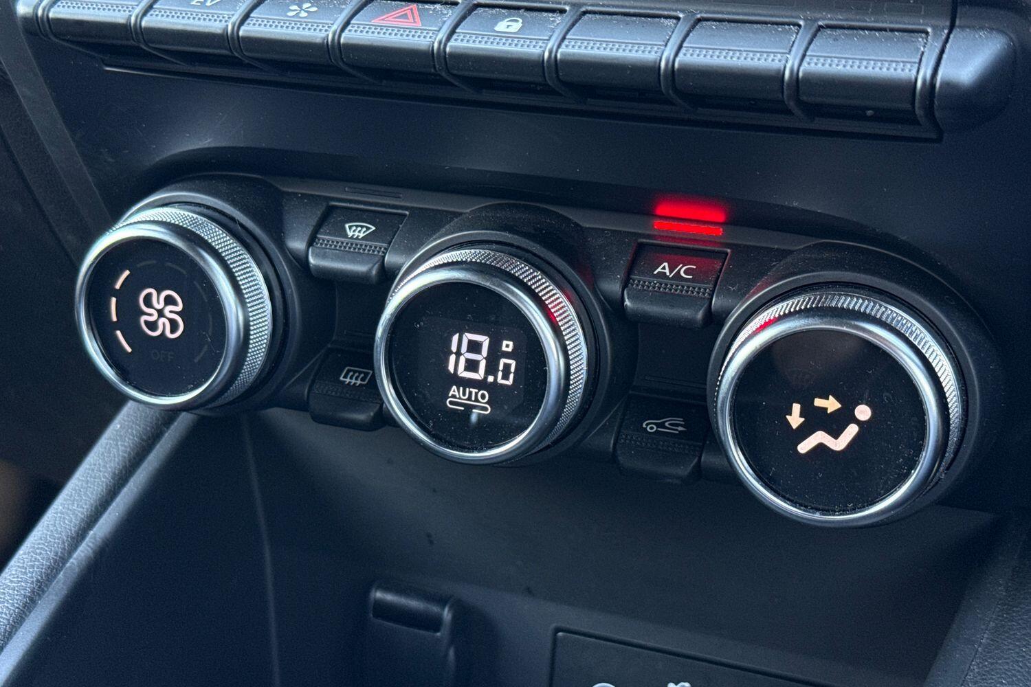 Used Renault Captur 2023 for sale - 76569632: Photo 19