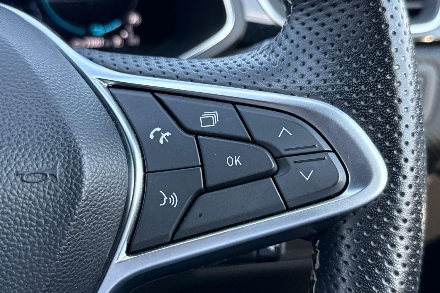 Used Renault Captur 2023 for sale - 76569632: Photo 37