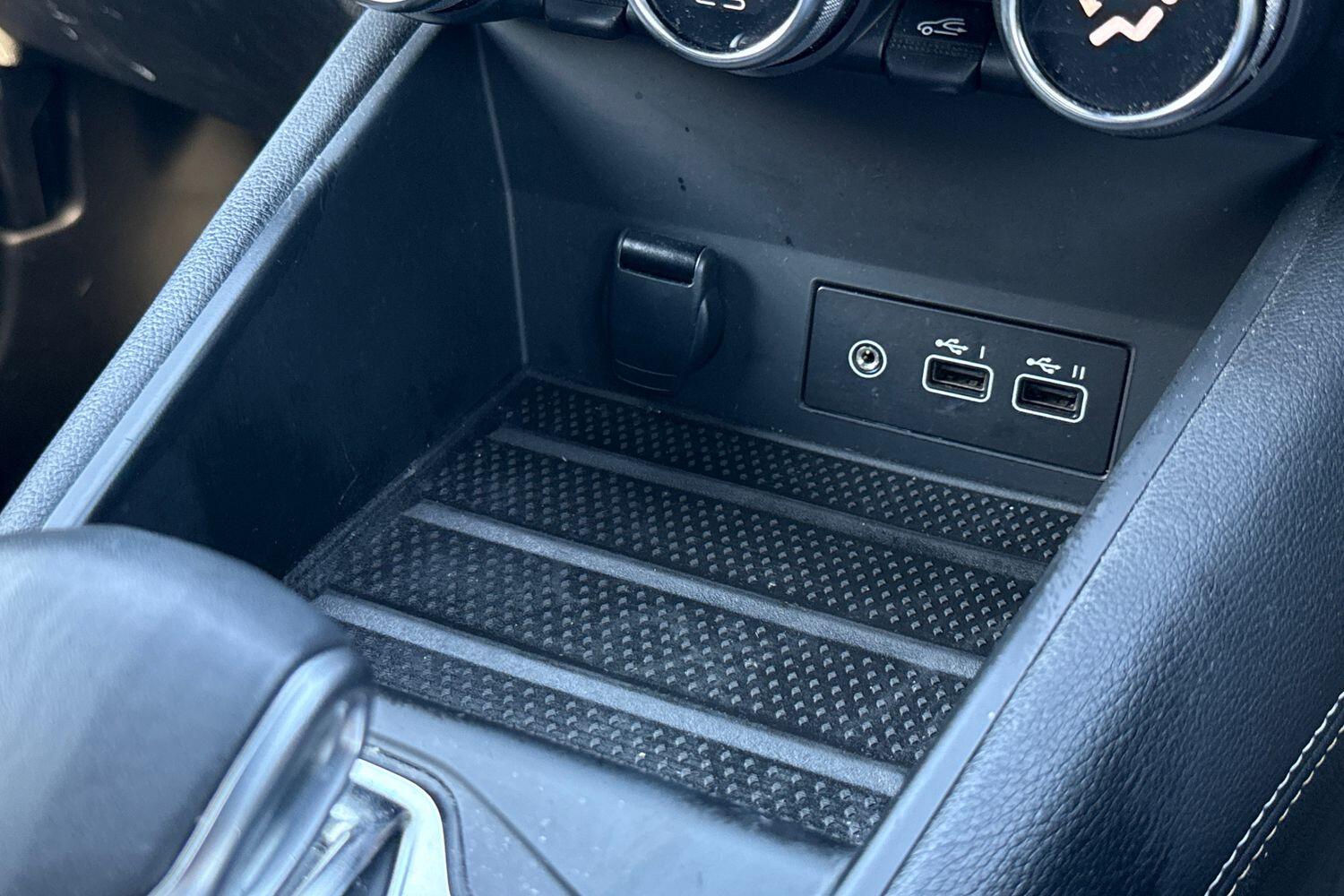 Used Renault Captur 2023 for sale - 76569632: Photo 43