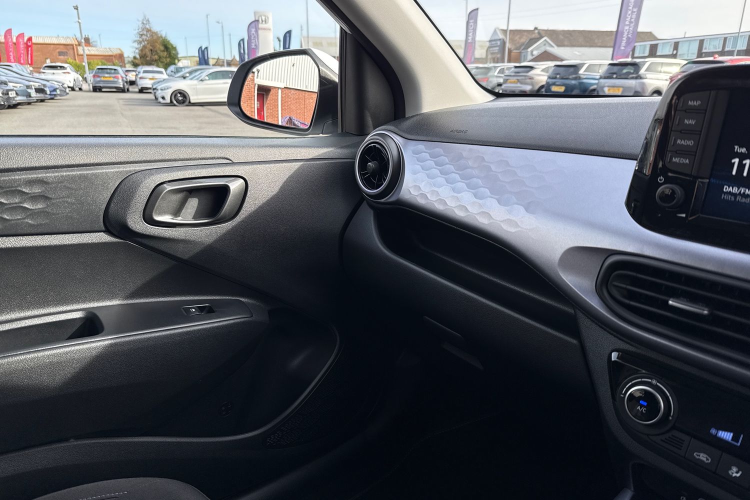 Used Hyundai i10 2024 for sale - 77582715: Photo 43