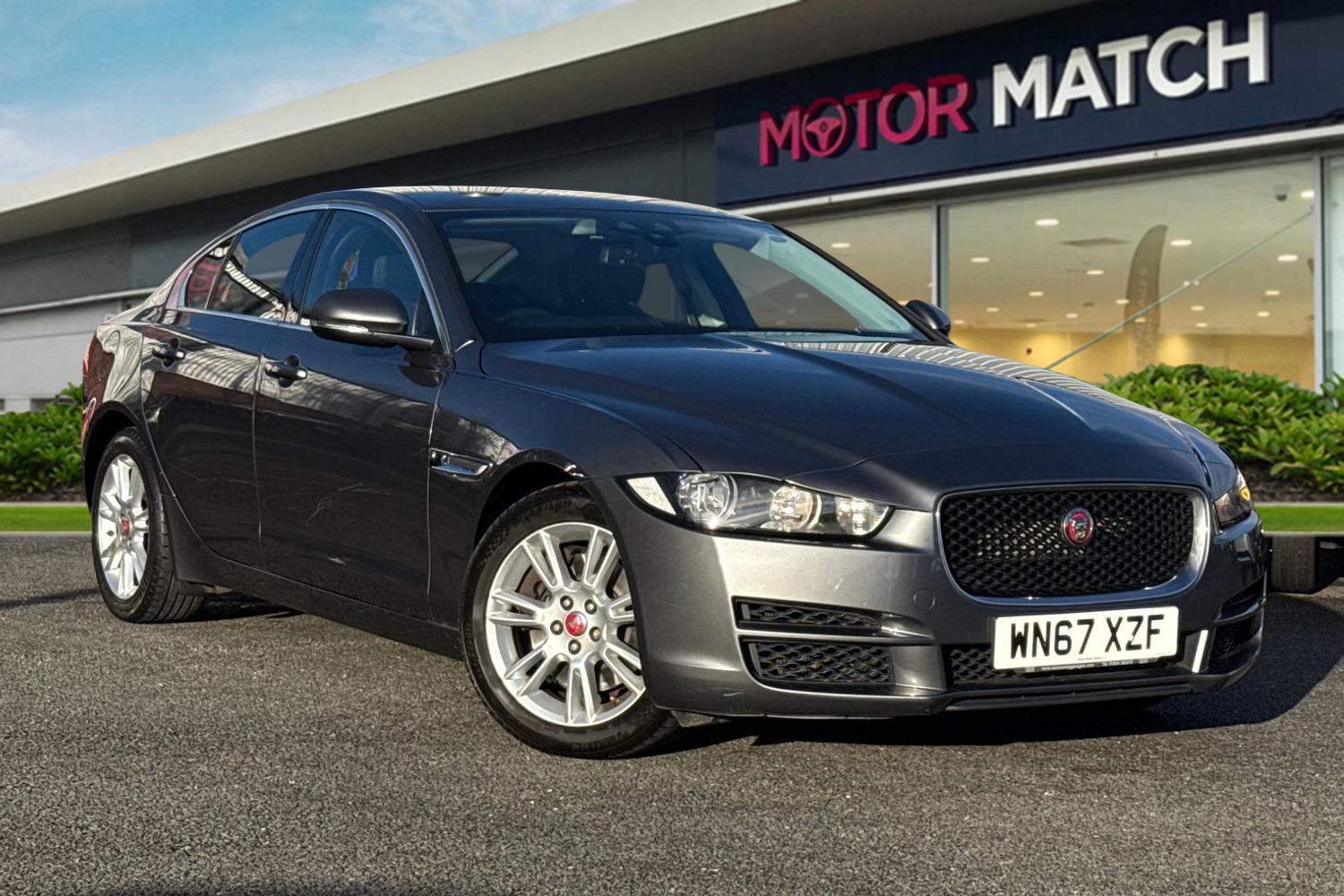 Used Jaguar XE 2017 for sale - 77093636: Photo 1