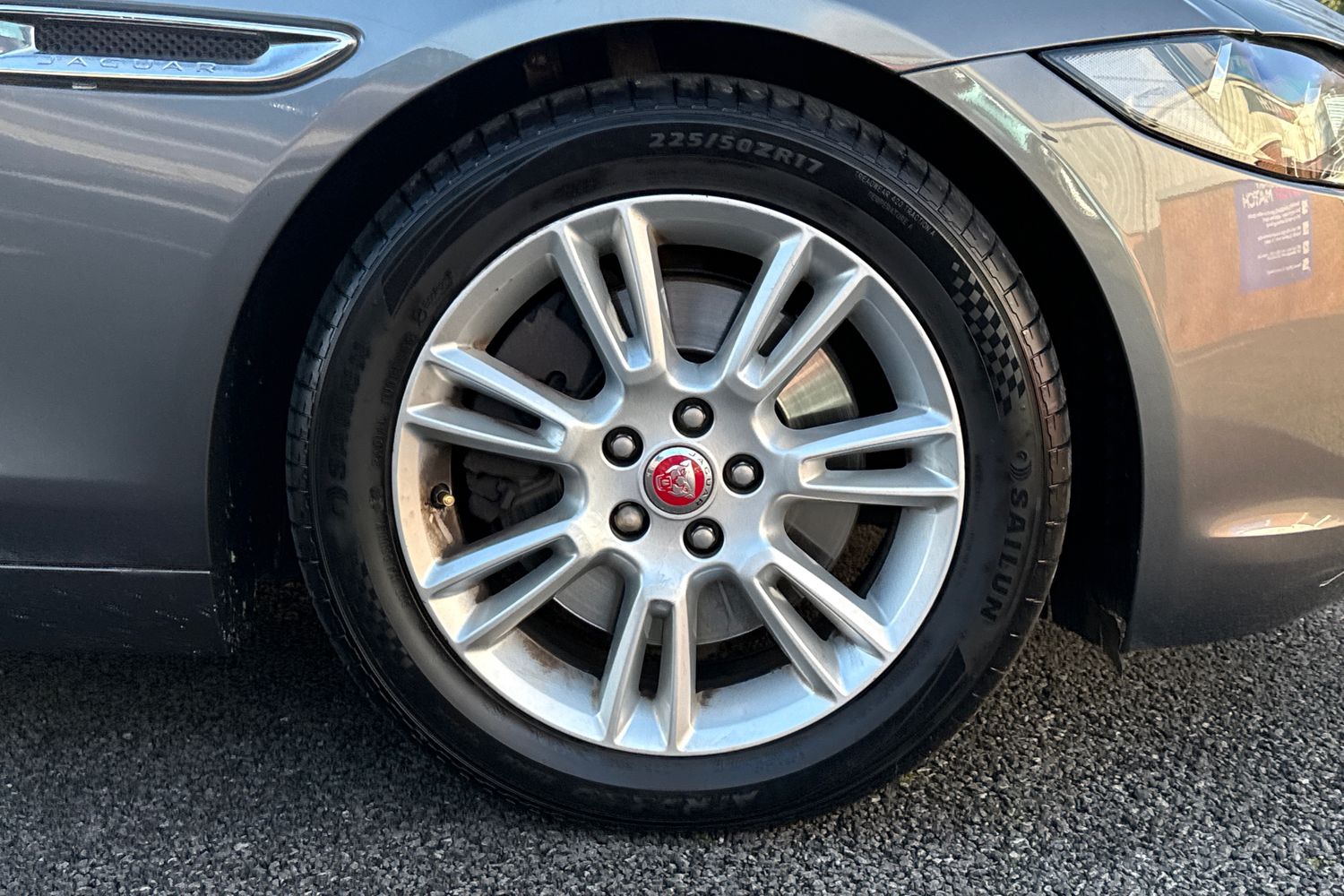 Used Jaguar XE 2017 for sale - 77093636: Photo 10