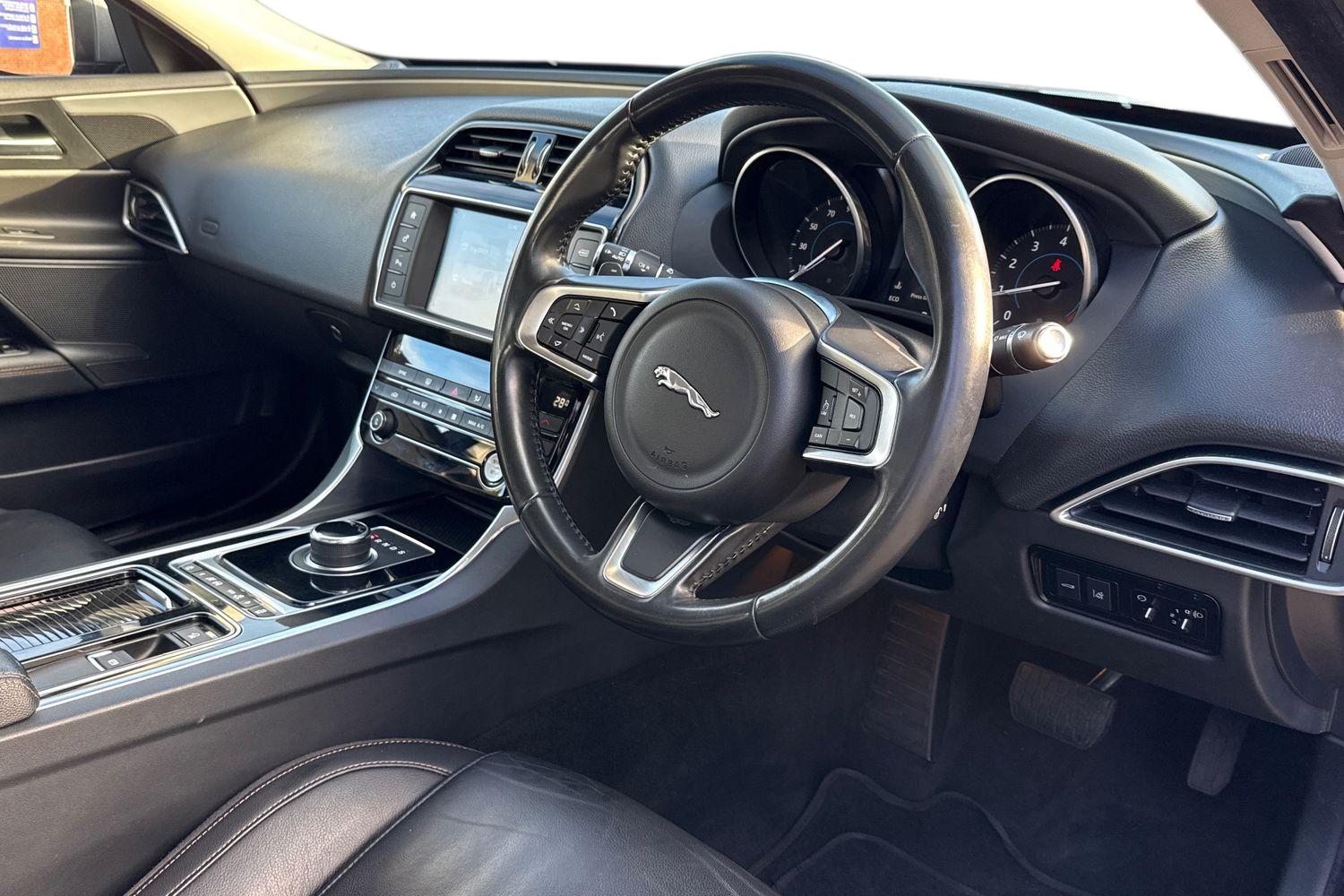 Used Jaguar XE 2017 for sale - 77093636: Photo 14