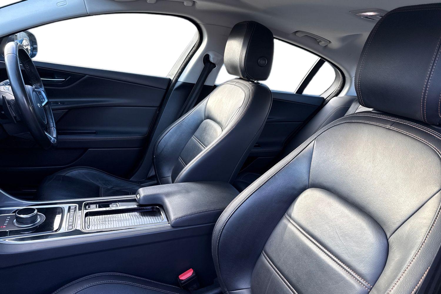 Used Jaguar XE 2017 for sale - 77093636: Photo 16