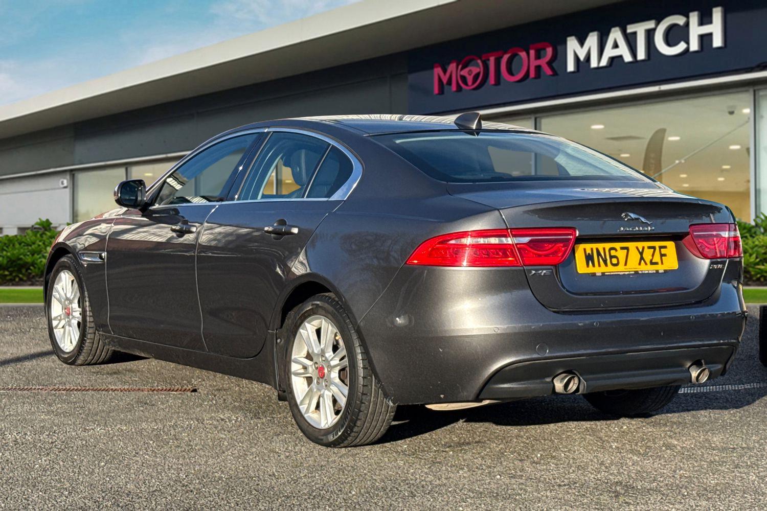 Used Jaguar XE 2017 for sale - 77093636: Photo 2