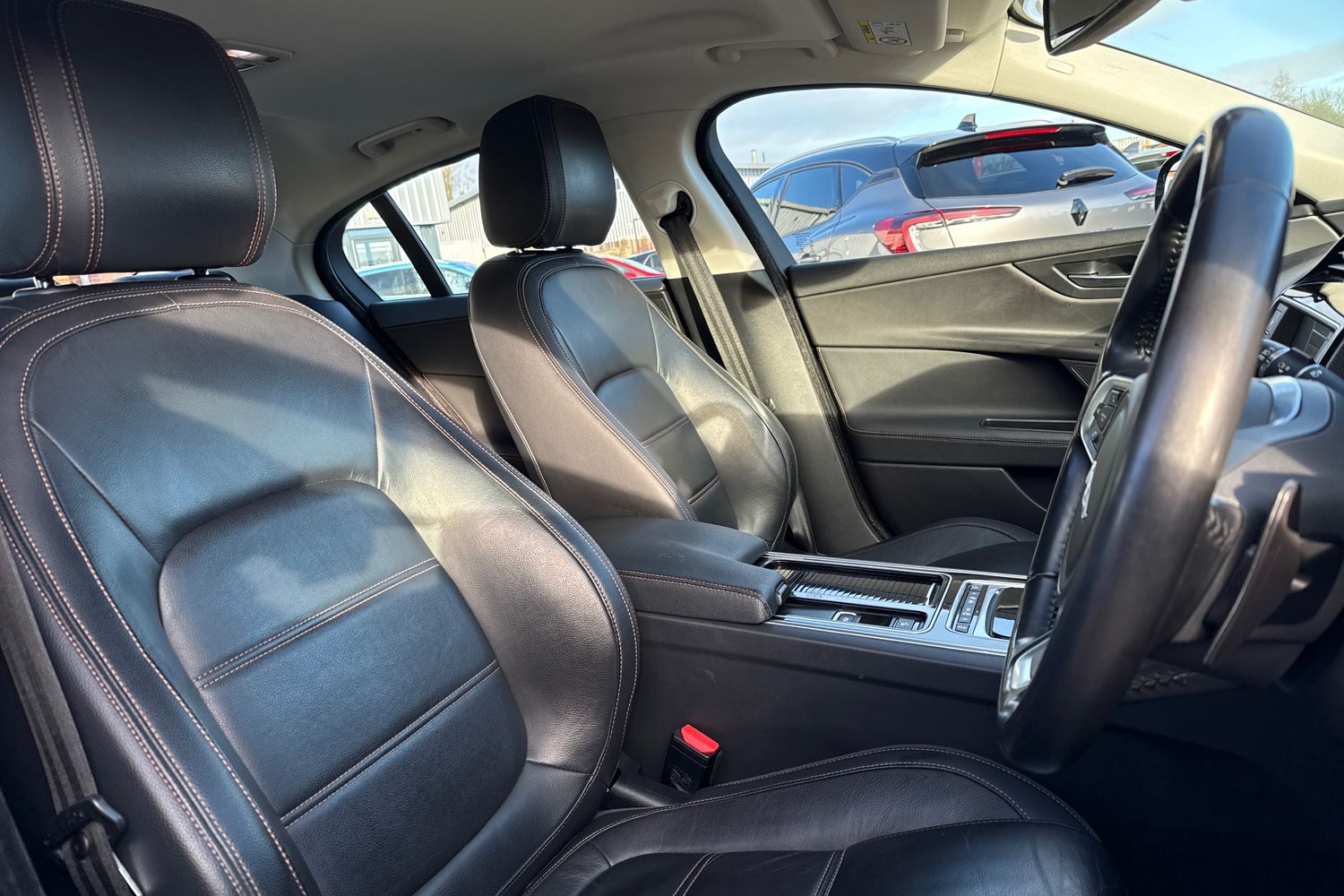 Used Jaguar XE 2017 for sale - 77093636: Photo 24