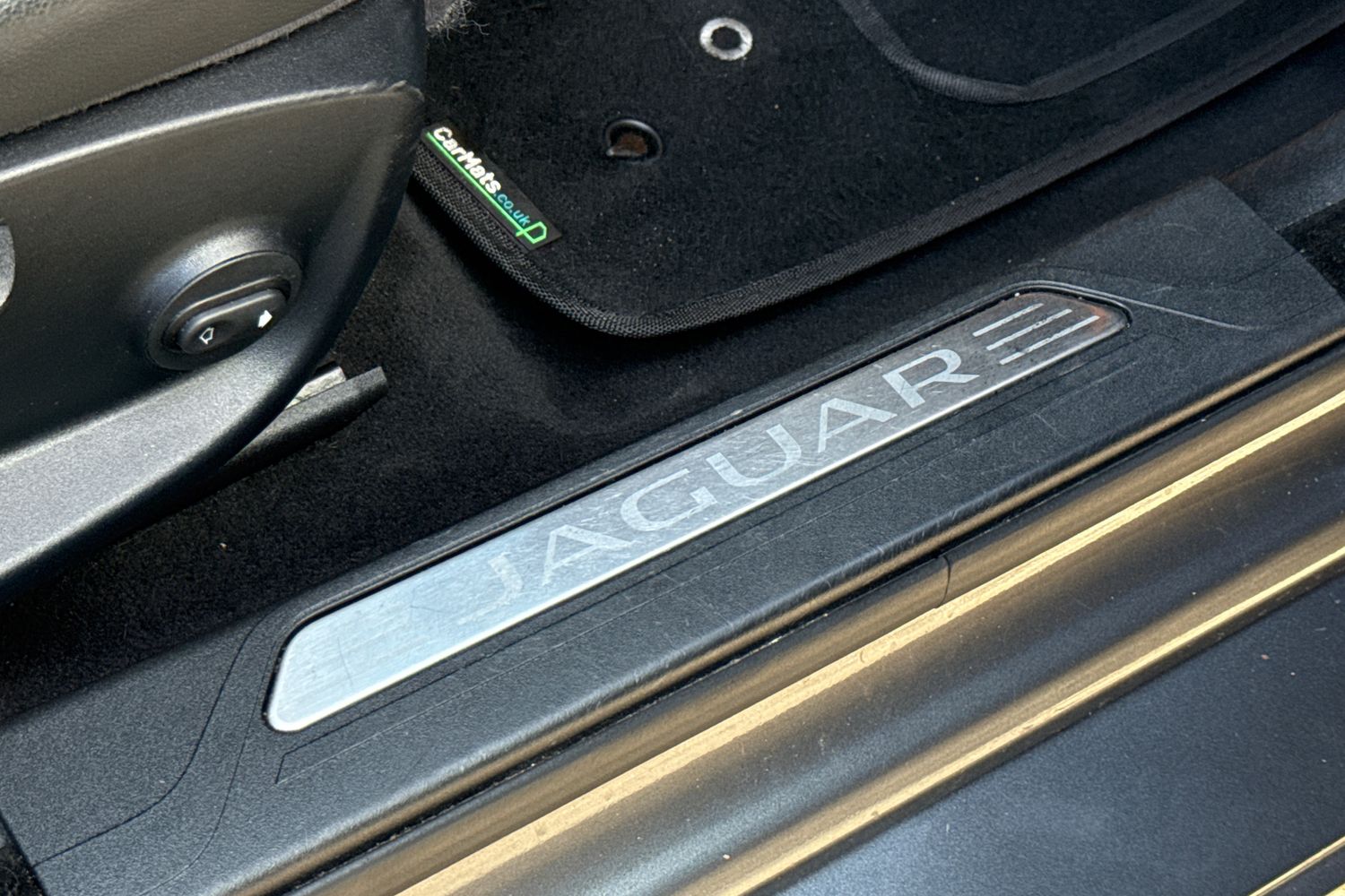 Used Jaguar XE 2017 for sale - 77093636: Photo 33