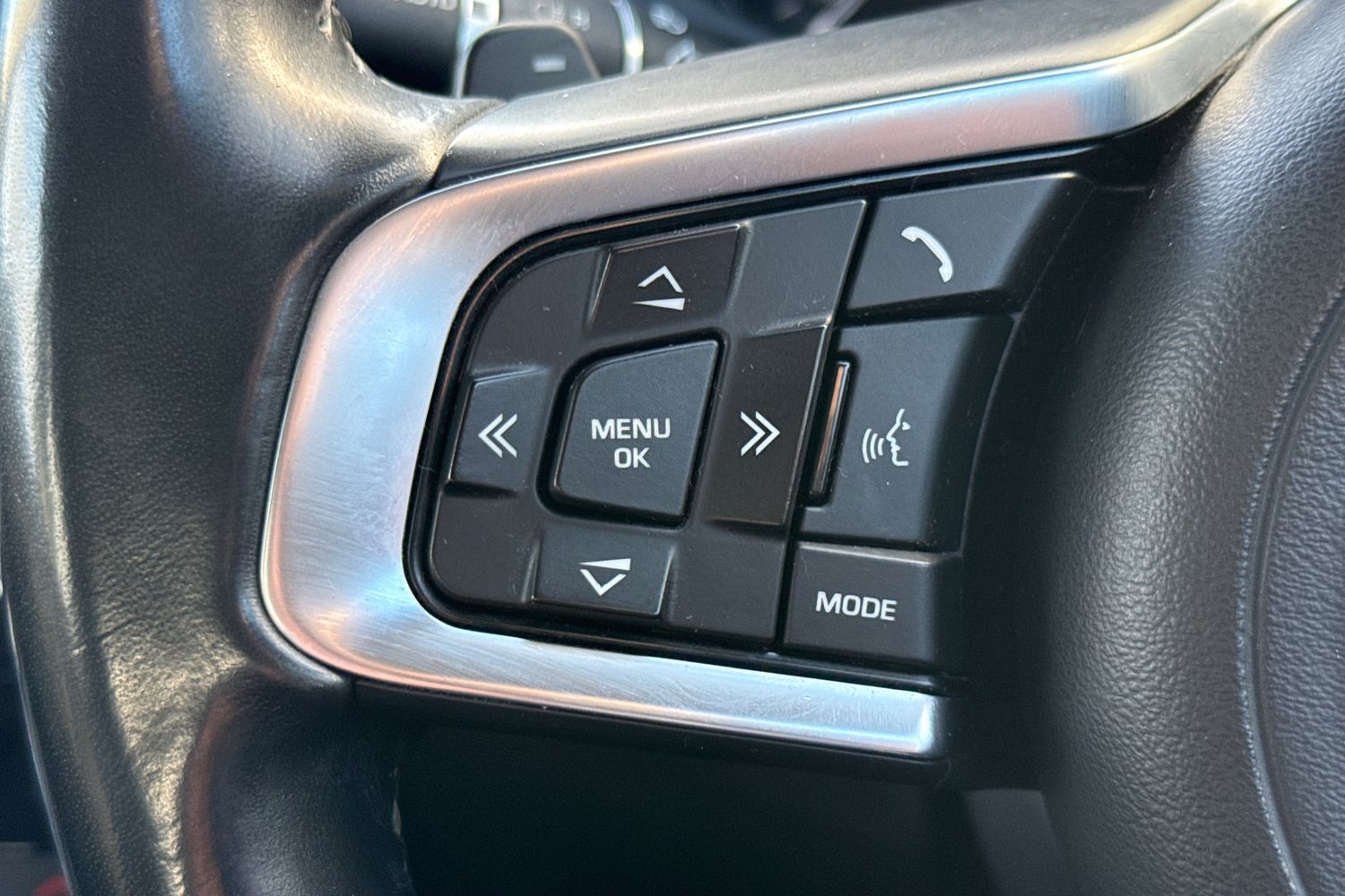 Used Jaguar XE 2017 for sale - 77093636: Photo 41