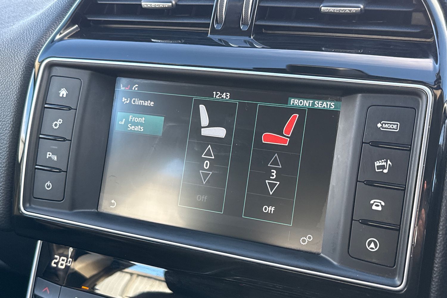 Used Jaguar XE 2017 for sale - 77093636: Photo 46