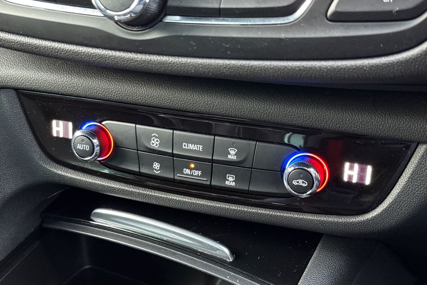 Used Vauxhall Insignia 2017 for sale - 77211478: Photo 21