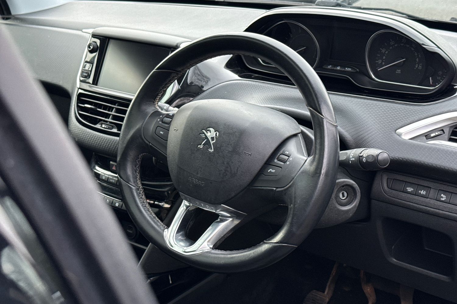 Used Peugeot 2008 2019 for sale - 77546589: Photo 31