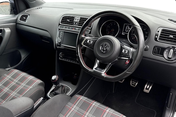 Used Volkswagen Polo 2016 for sale - 76220228: Photo 14