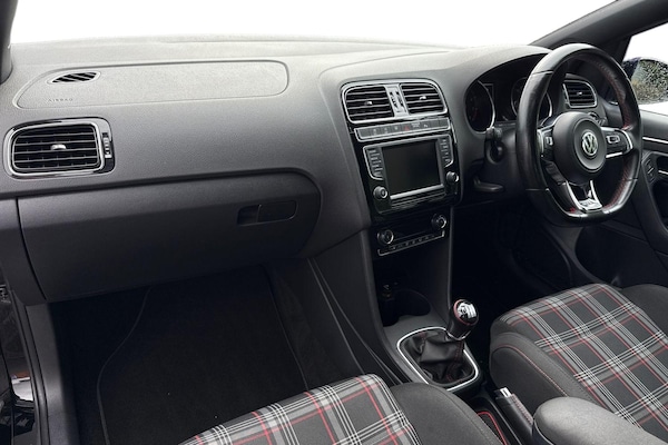 Used Volkswagen Polo 2016 for sale - 76220228: Photo 15
