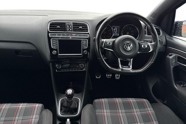 Used Volkswagen Polo 2016 for sale - 76220228: Photo 18