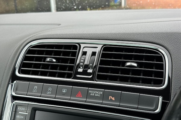 Used Volkswagen Polo 2016 for sale - 76220228: Photo 37