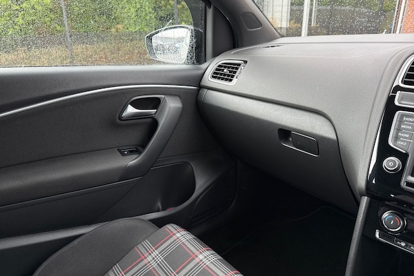 Used Volkswagen Polo 2016 for sale - 76220228: Photo 38